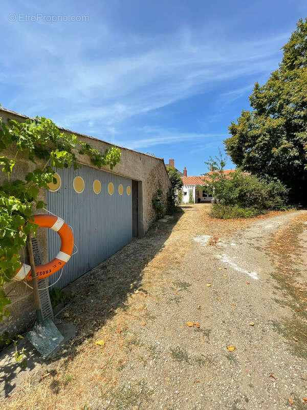 Longère de 120 m2   3 chambres   Terrain clos de 2 300 m2   Vue (44640) - photo 18