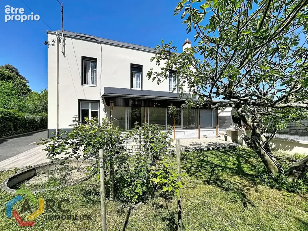 Maison à LA CHAPELLE-SAINT-MESMIN