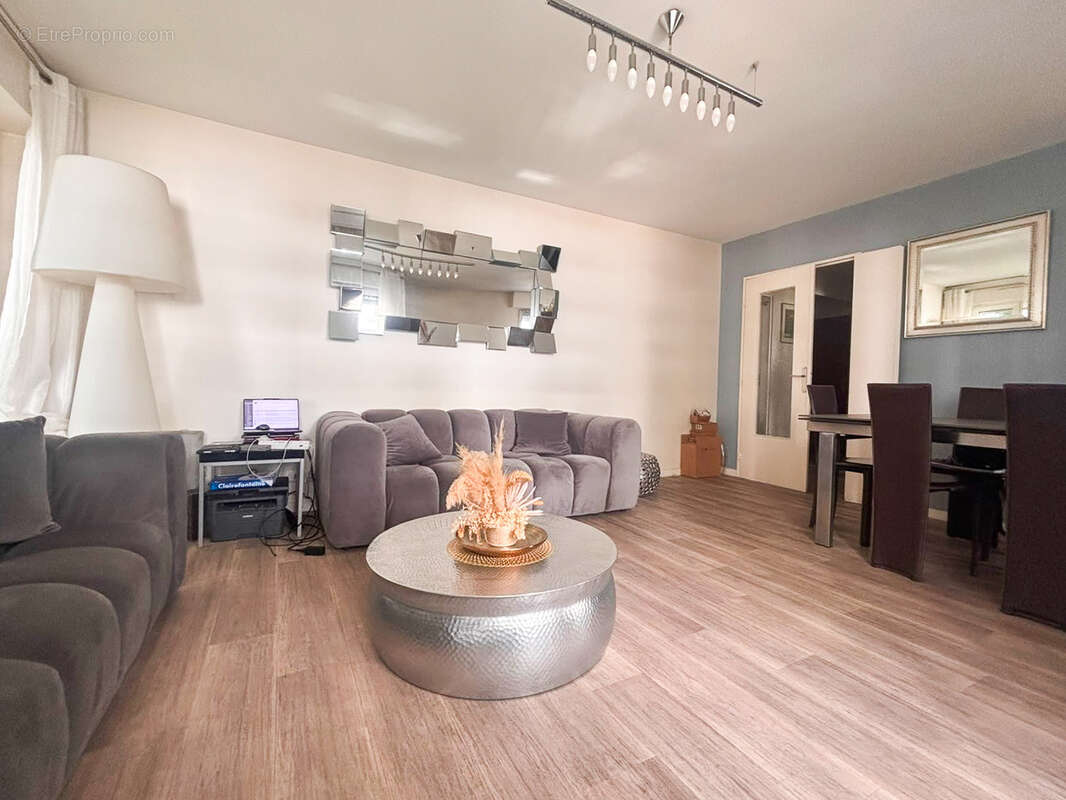 Appartement à PARIS-19E