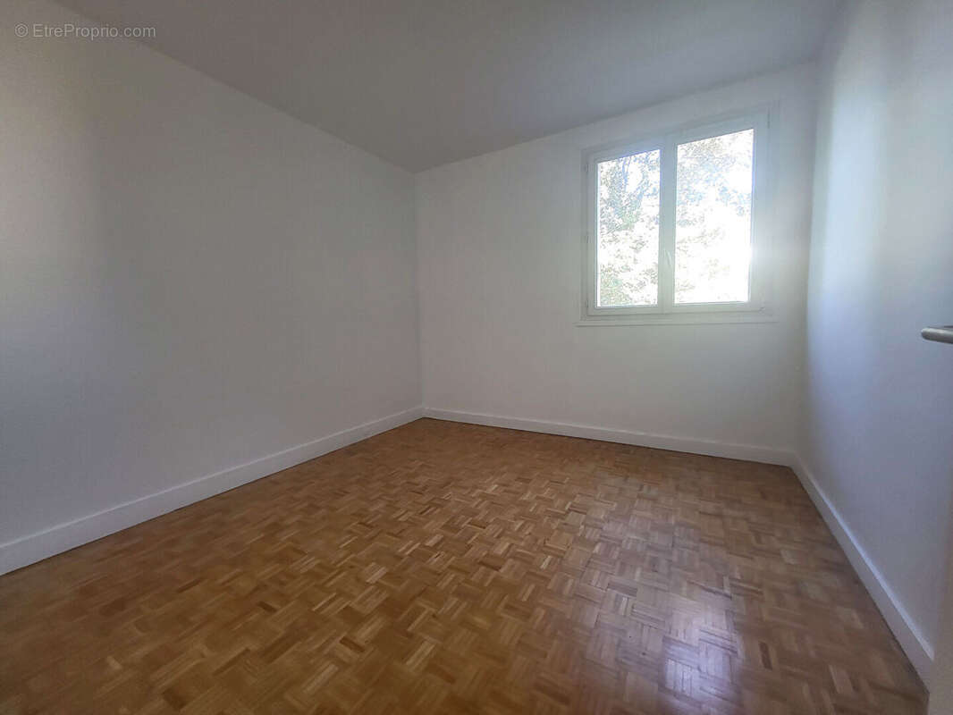 Appartement à LES CLAYES-SOUS-BOIS