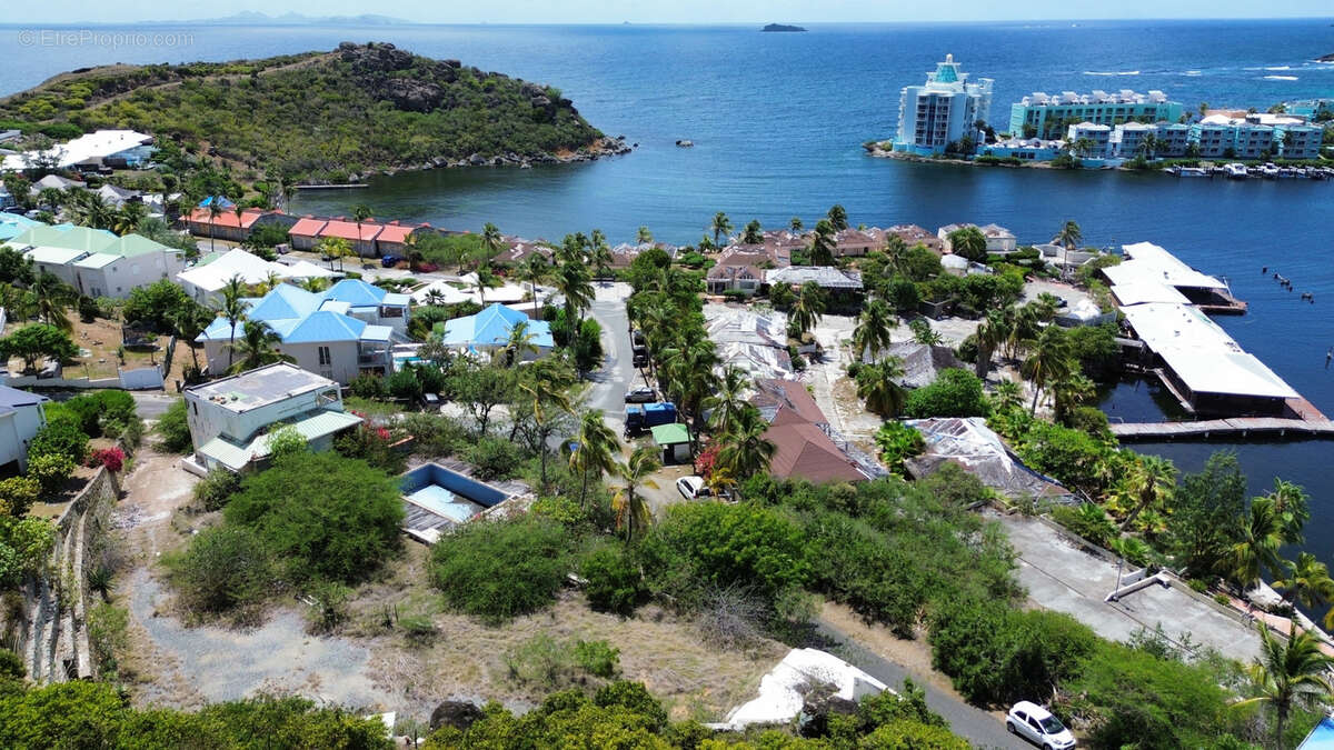 Terrain à SAINT-MARTIN