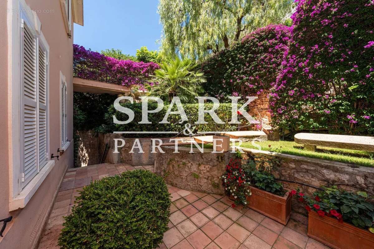 Appartement à CAP-D'AIL