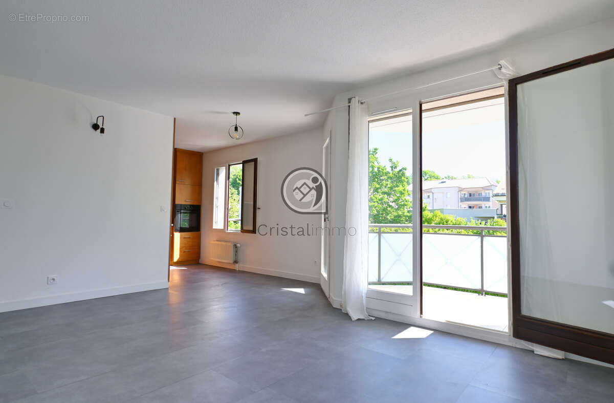 Appartement à MEYLAN