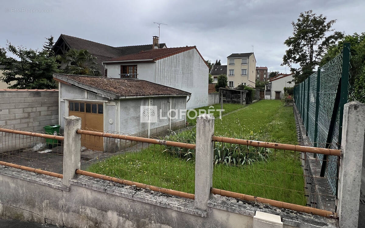 Terrain à VITRY-SUR-SEINE