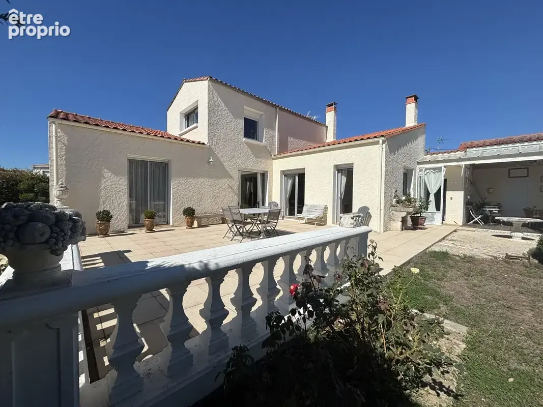 Maison 3 chambres + studio indépendant, double garage et grand jardin. - photo 10