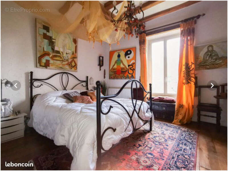 Maison à THORIGNY-SUR-OREUSE