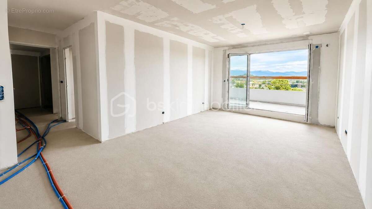 Antibes – 3p avec vue mer et collines, terrasse et piscine rooftop - photo 10