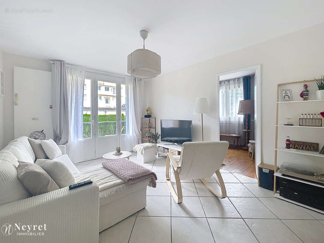 Appartement à SAINT-ETIENNE