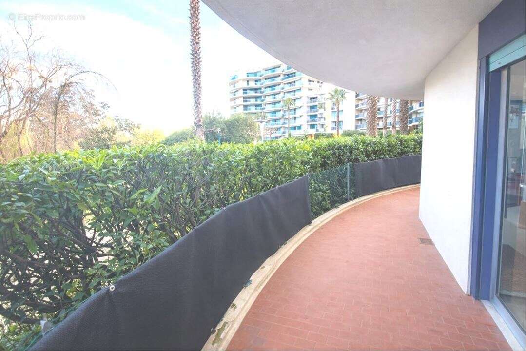 Appartement à MANDELIEU-LA-NAPOULE