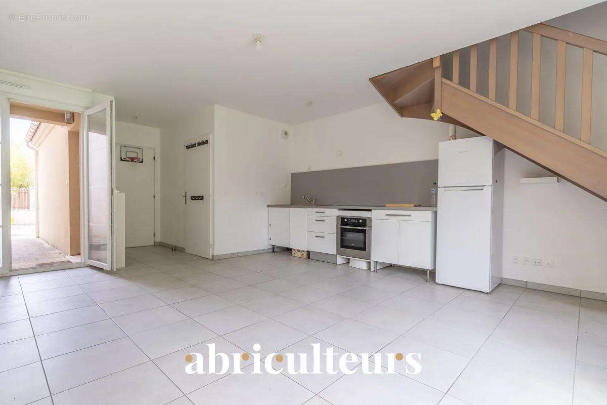 Maison à LES CLAYES-SOUS-BOIS