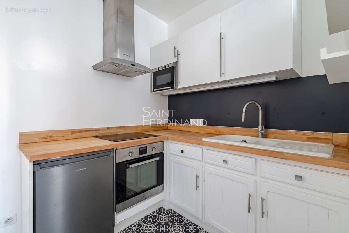 Appartement à PARIS-17E