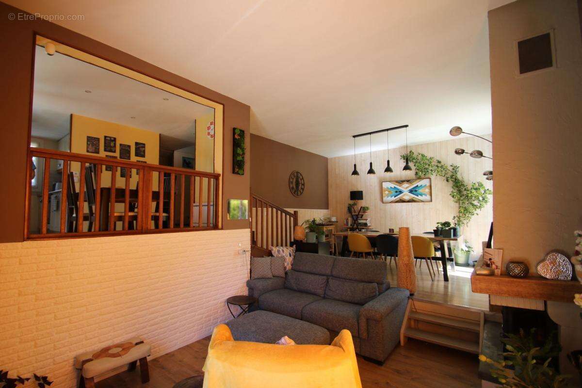 EXCLUSIVITÉ : Maison de Charme avec Vue Lac – Vaulx-Milieu (9 min Gare La Verpillière) - photo 16