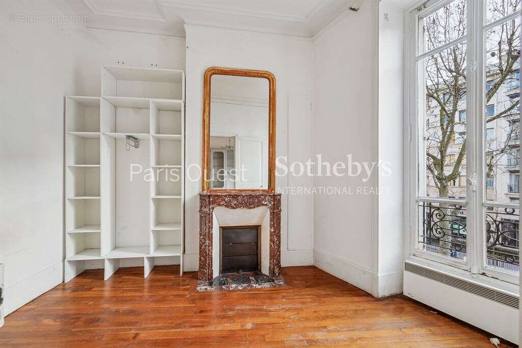 Appartement à NEUILLY-SUR-SEINE