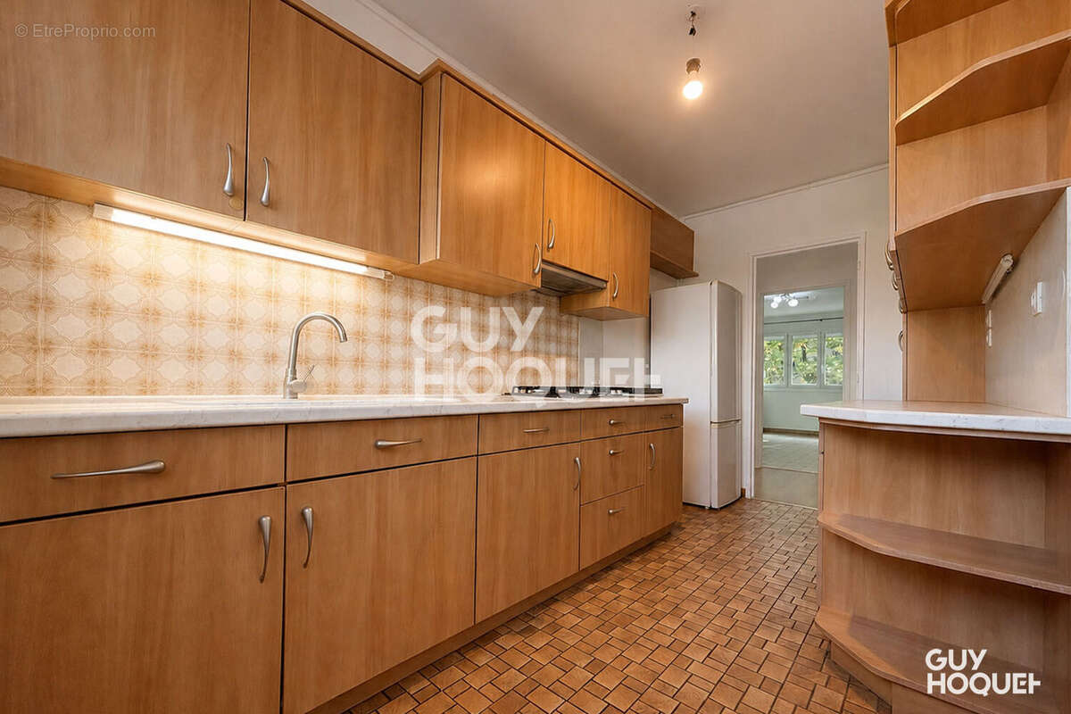À vendre 3 pièces de 63m²  balcon + parking - photo 7