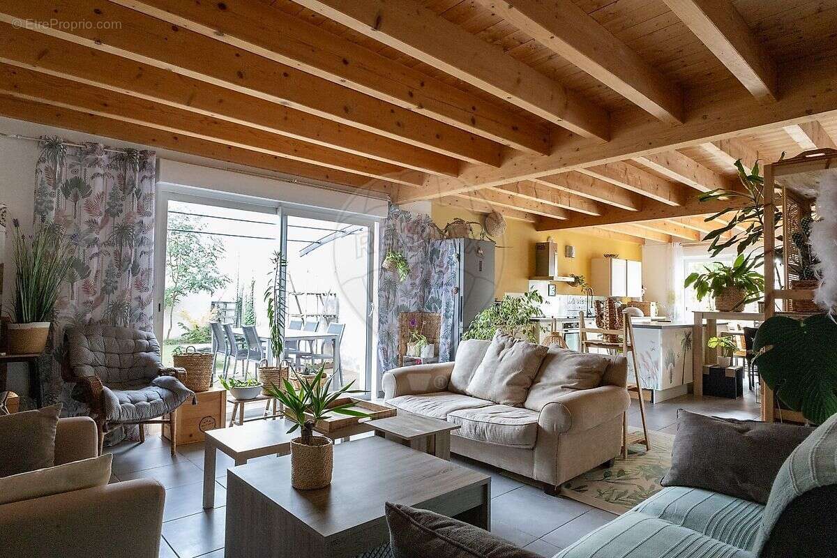 Maison à SAINT-ROMAIN-DE-BENET