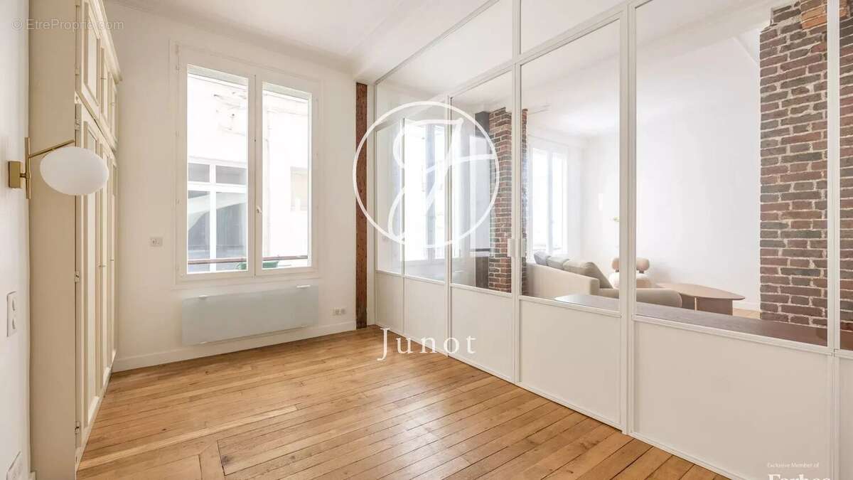 Appartement à PARIS-2E
