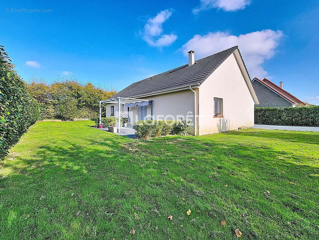 Maison à SAINT-PIERRE-DES-FLEURS