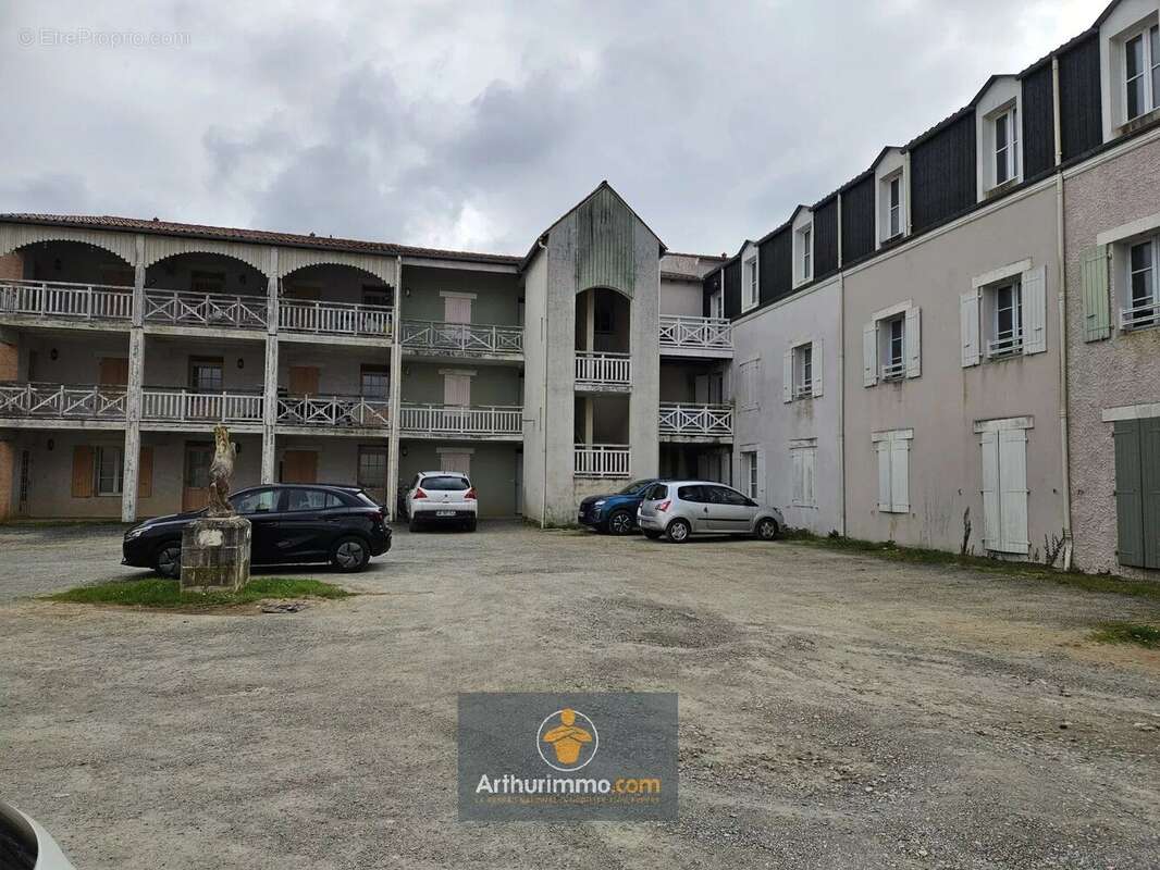 Appartement à COURCON