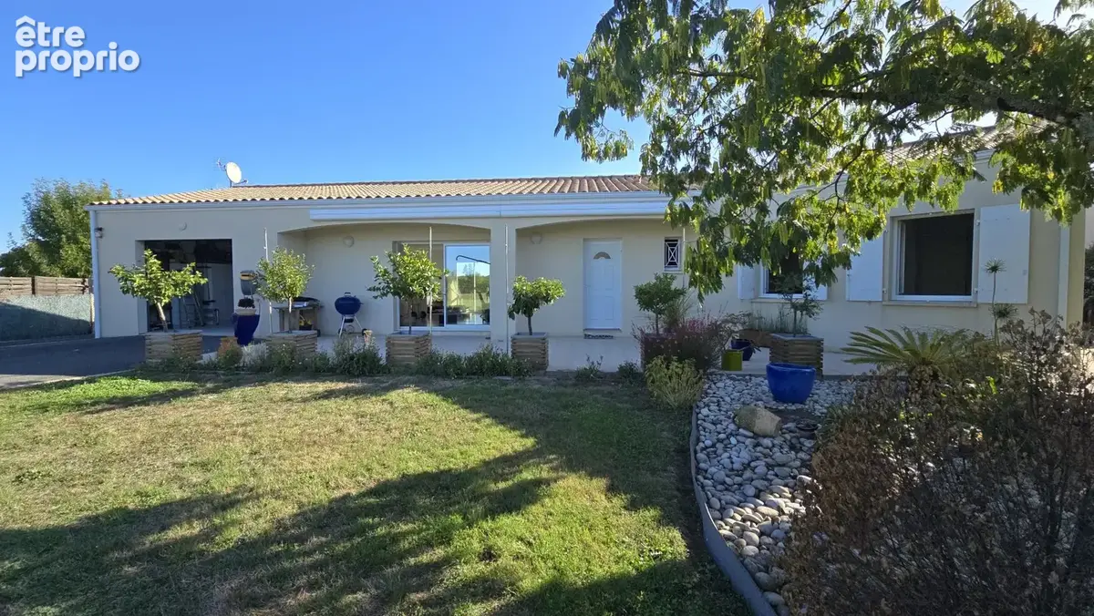 Maison 5 pièces 136 m² à vendre à Saintes (17100) - photo 2