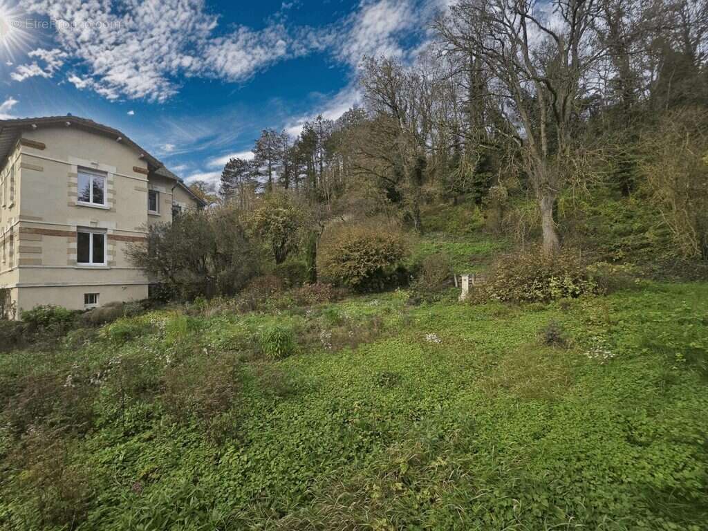 Maison à THIAUCOURT-REGNIEVILLE