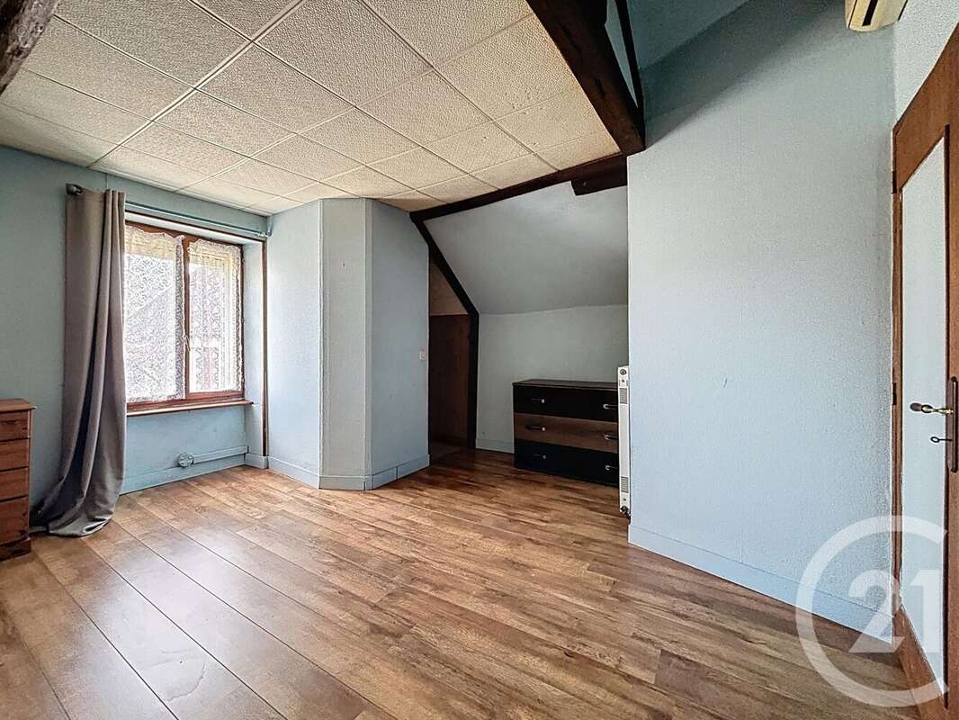 Maison à MONTACHER-VILLEGARDIN