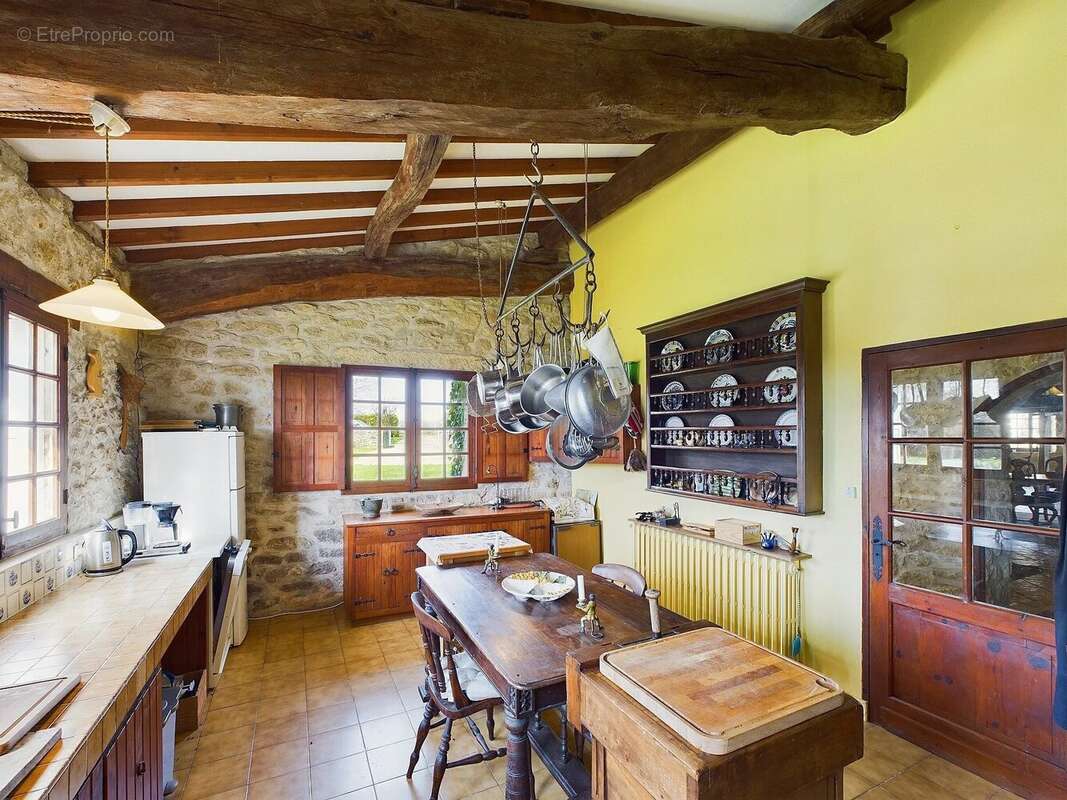 Superbe domaine de campagne avec trois habitations, piscine et court de tennis à seulement vingt minutes de Saint-Émilion - photo 10