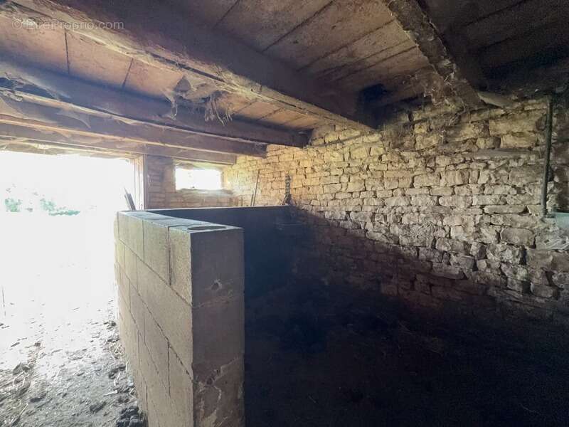 VAUCONCOURT NERVEZAIN (70) -  Propriété à vendre 6 pièces - 4 chambres - photo 16