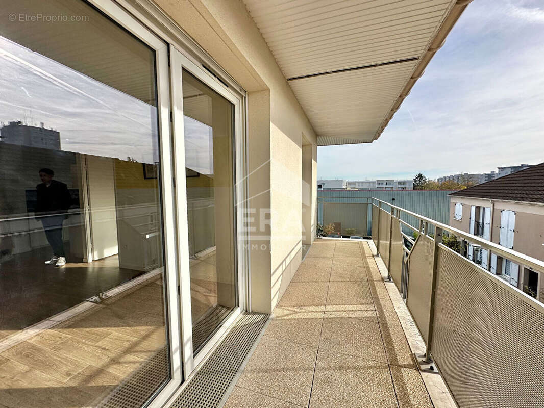 Appartement à SARTROUVILLE