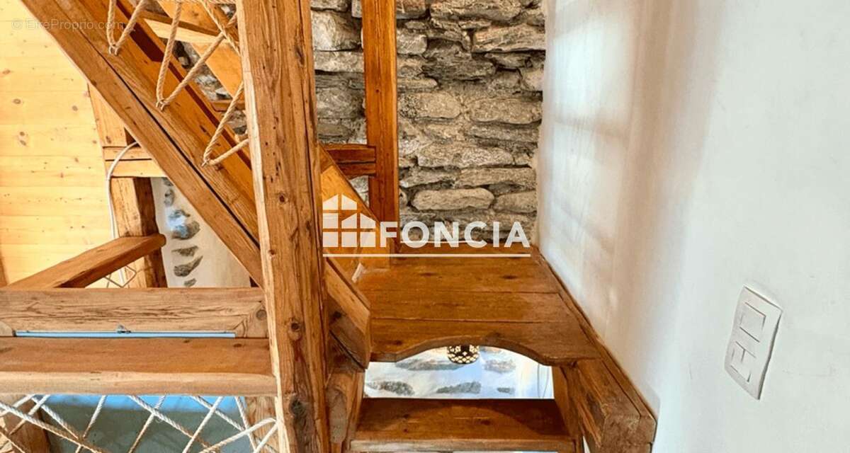 Maison à LES ALLUES