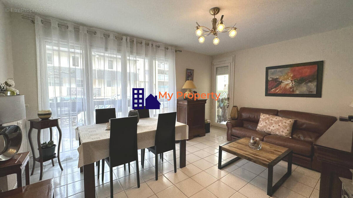 Appartement à HOUILLES