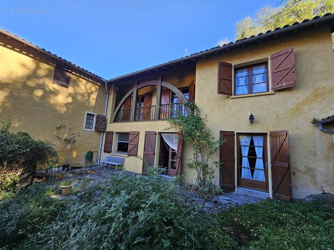 Maison à LUSCAN