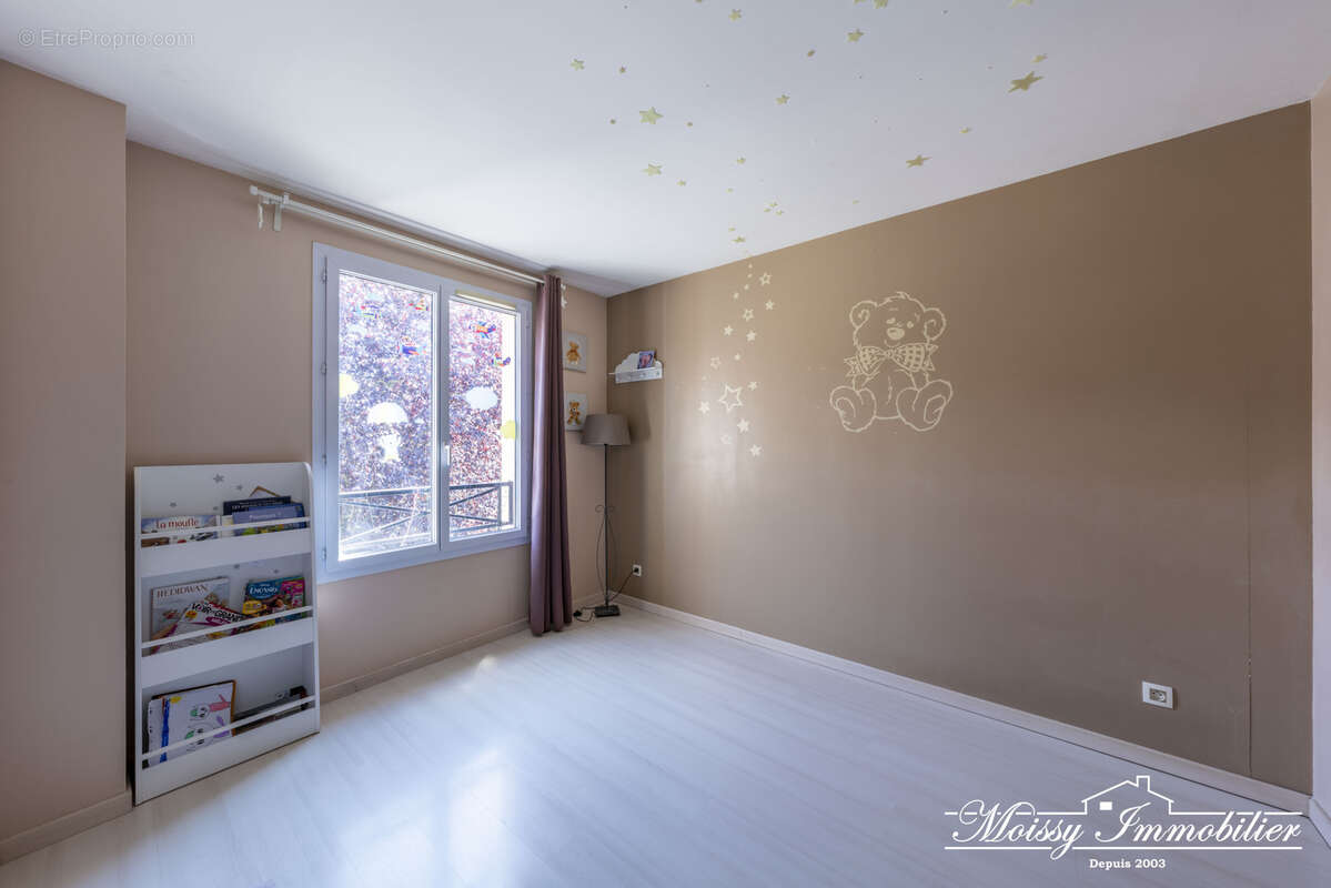 Maison à MOISSY-CRAMAYEL