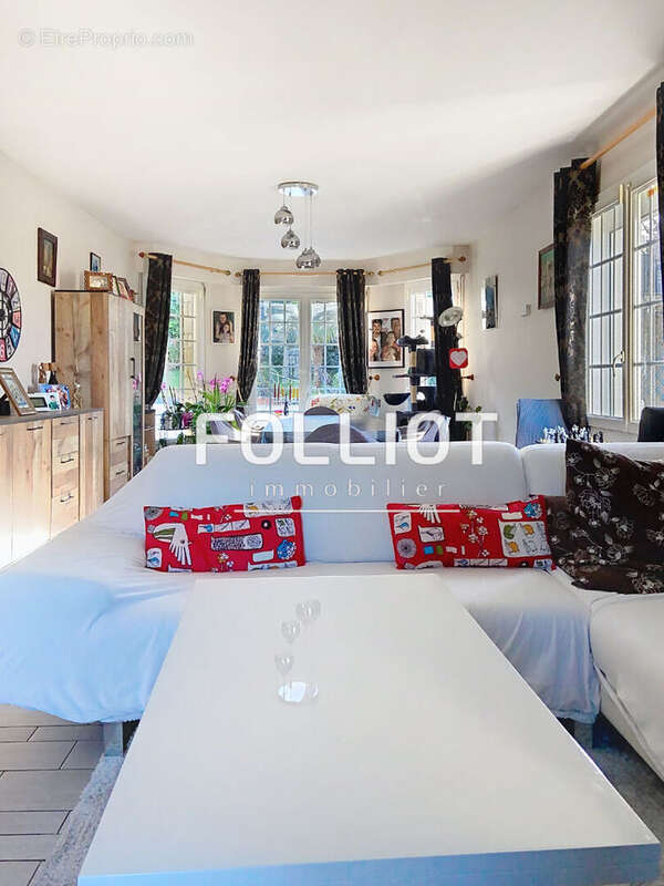 Maison à SAINT-SEVER-CALVADOS