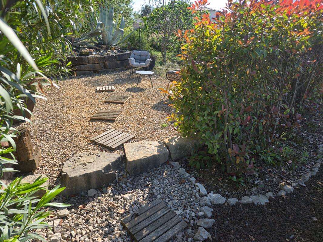 Villa avec piscine, dans un cadre résidentiel prisé - photo 4