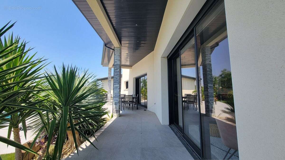 Maison 175 m² à Tourbes  - photo 8