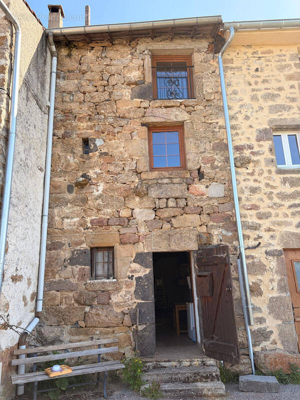 Maison de village en pierres - photo 1
