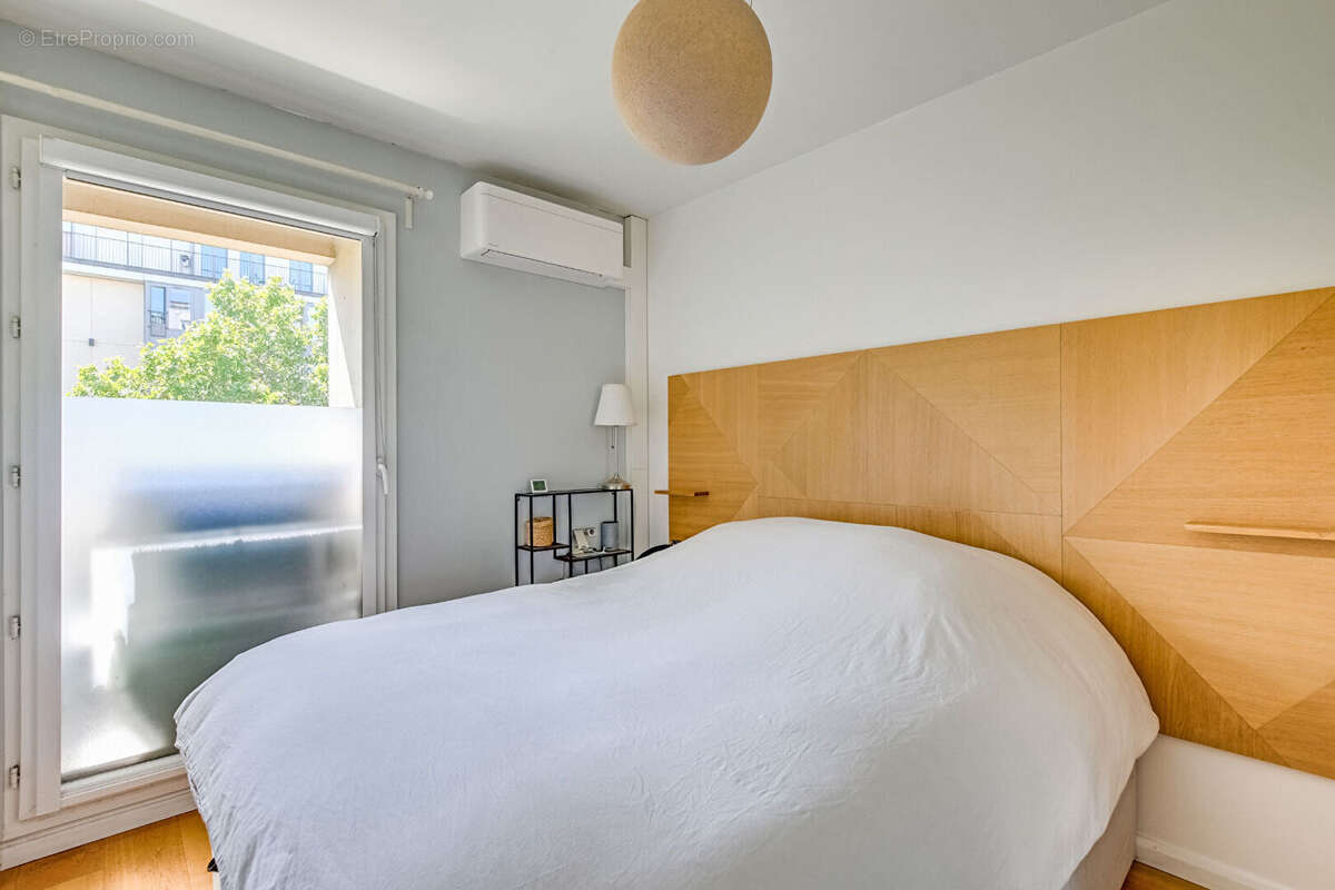Appartement à PARIS-19E