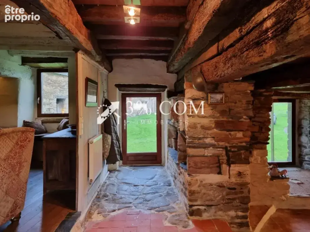 Jolie maison en pierres avec petite dépendance - photo 18