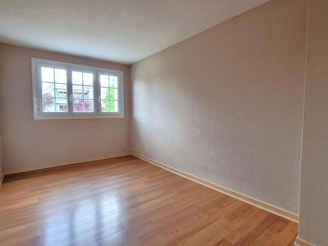 Maison 94 m² à Chassieu  - photo 10