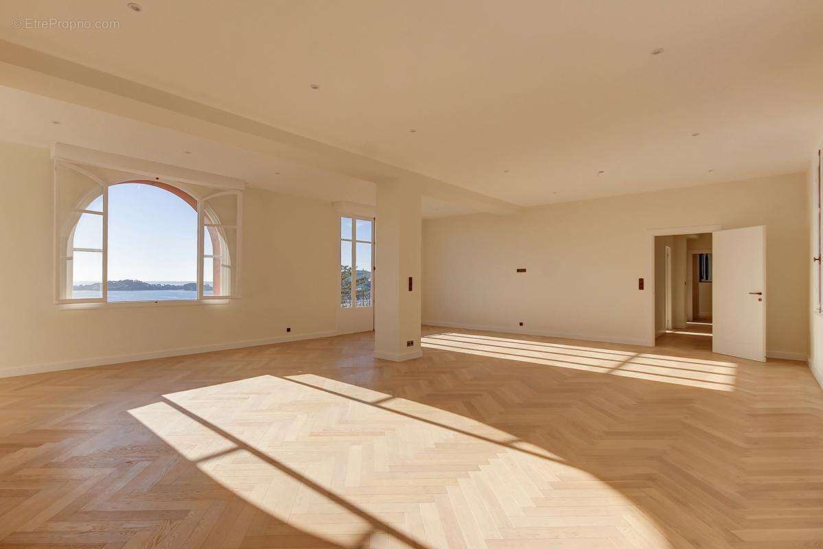 Appartement à BEAULIEU-SUR-MER