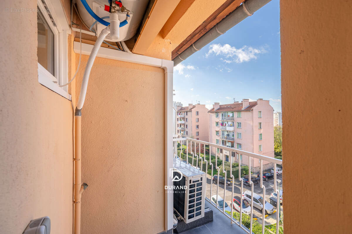 Appartement à MARSEILLE-4E