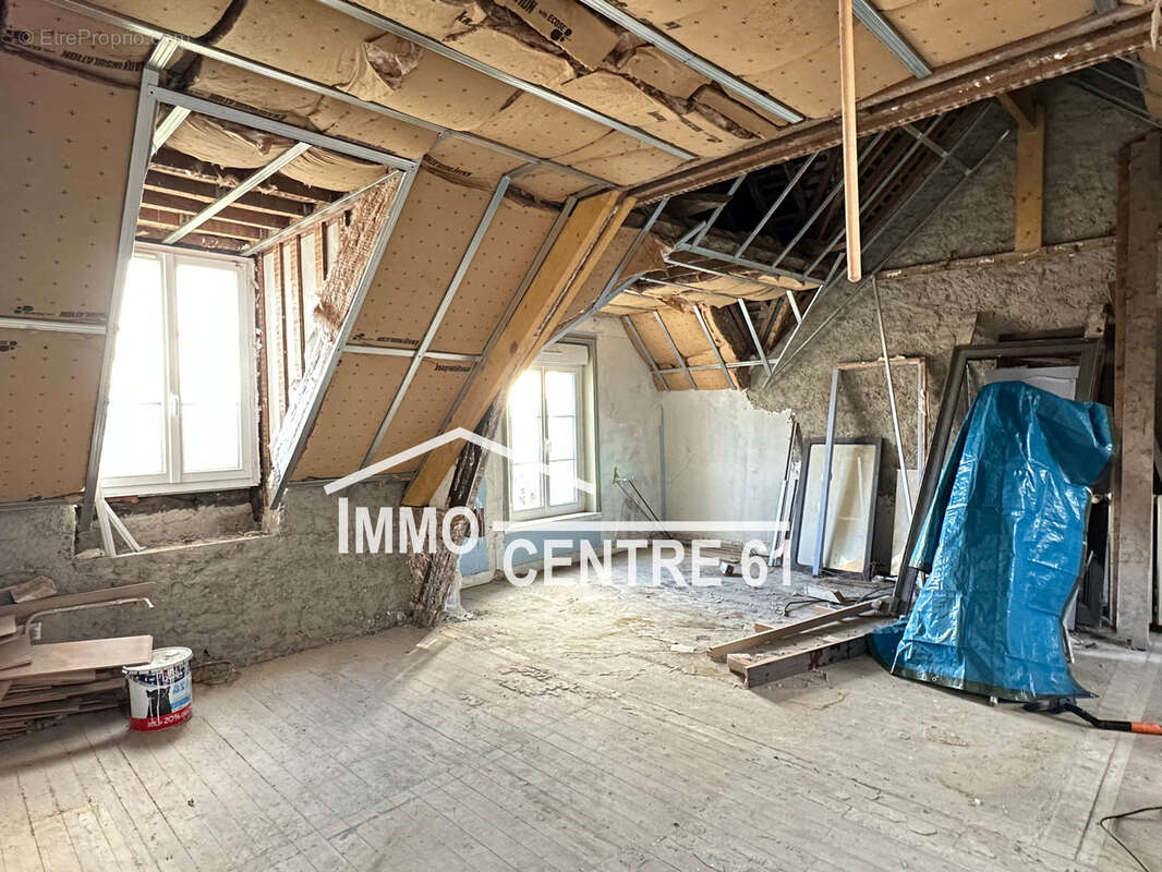 Immeuble de rapport comprenant 8 appartements et 2 appartements à créer - photo 13