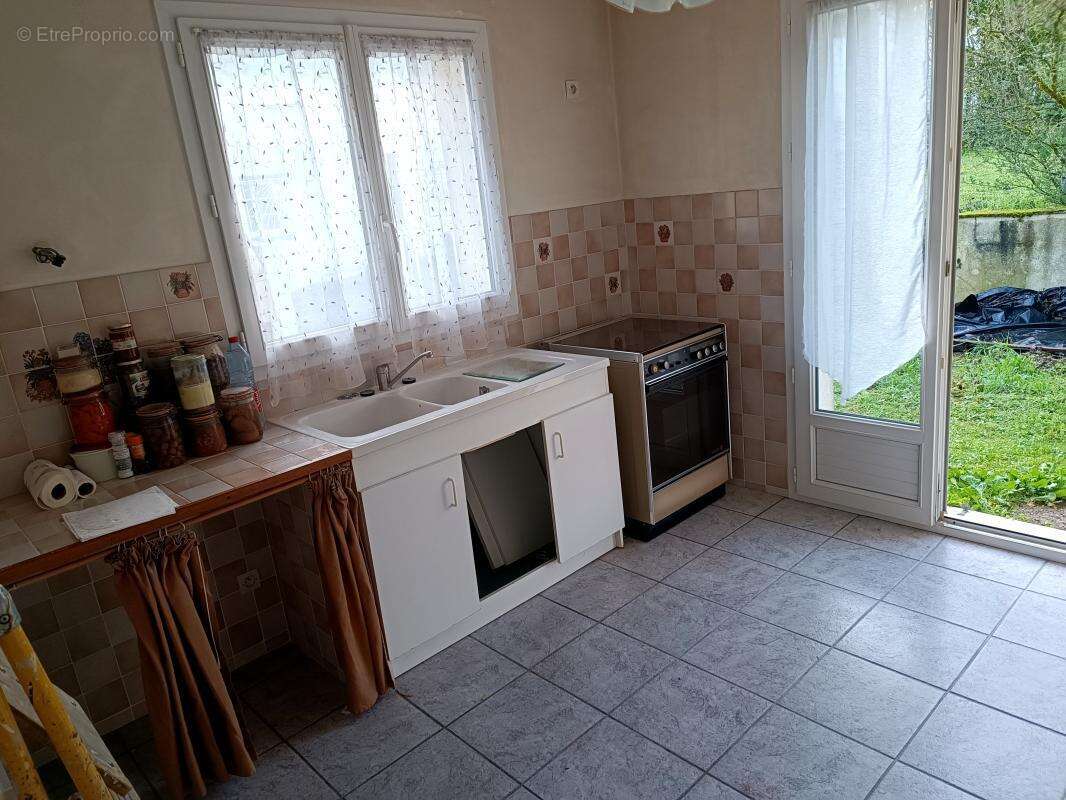 Maison à RUELLE-SUR-TOUVRE