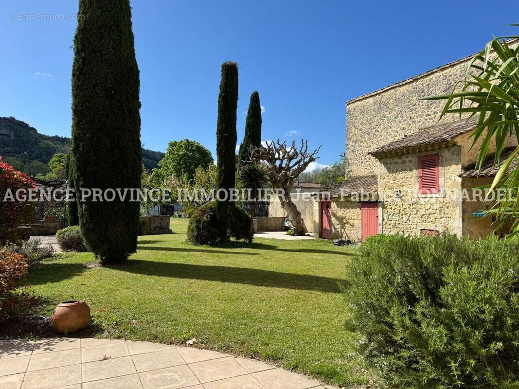 Maison à SAINT-RESTITUT