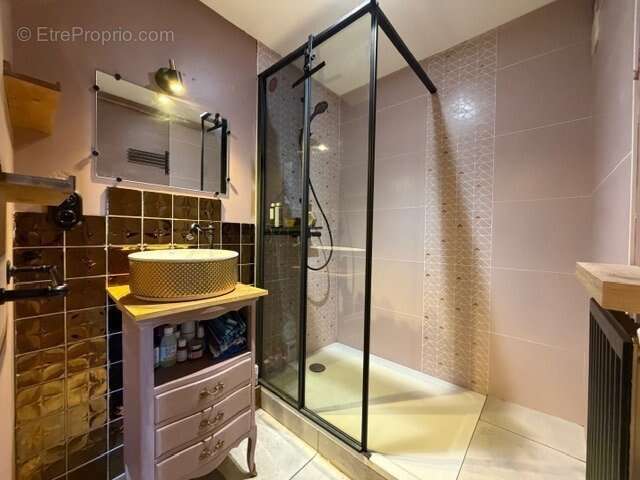 Appartement à SAINT-GENEST-LERPT