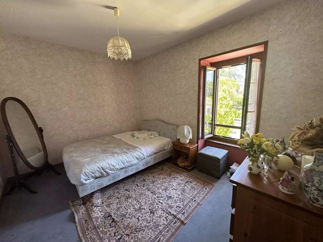 Maison à SAINT-GEORGES-DES-AGOUTS