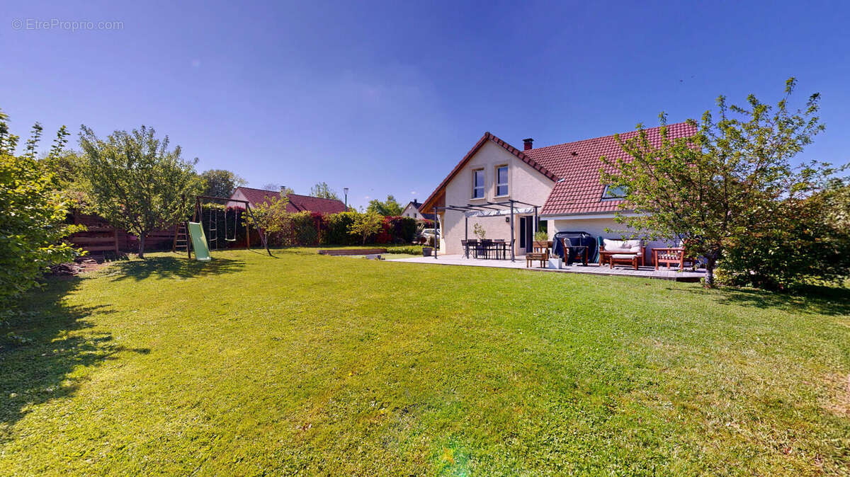 Maison à AUXON-DESSUS