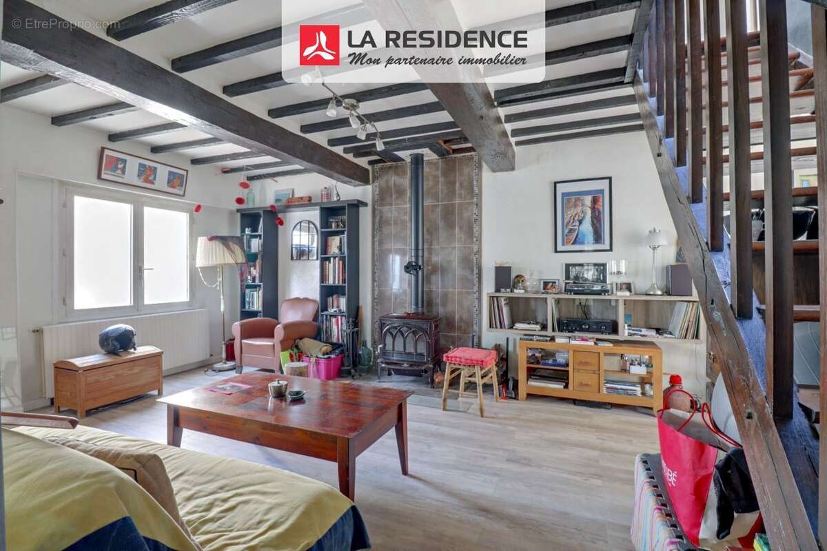 Maison à NEAUPHLE-LE-CHATEAU