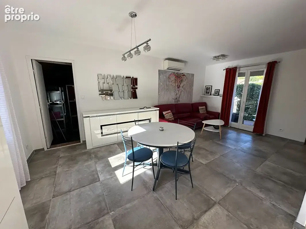 Exclusivité Vente  le Puy St Reparade  proche commodités, LC Gestion vous propose une maison de plain pied  de 66 m² avec jardin - photo 2