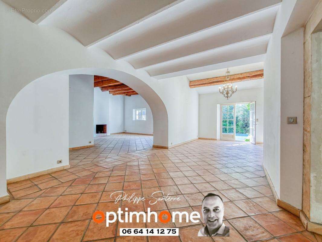 Maison Bourgeoise avec grand Jardin et Piscine - Nîmes Saint Césaire - photo 9